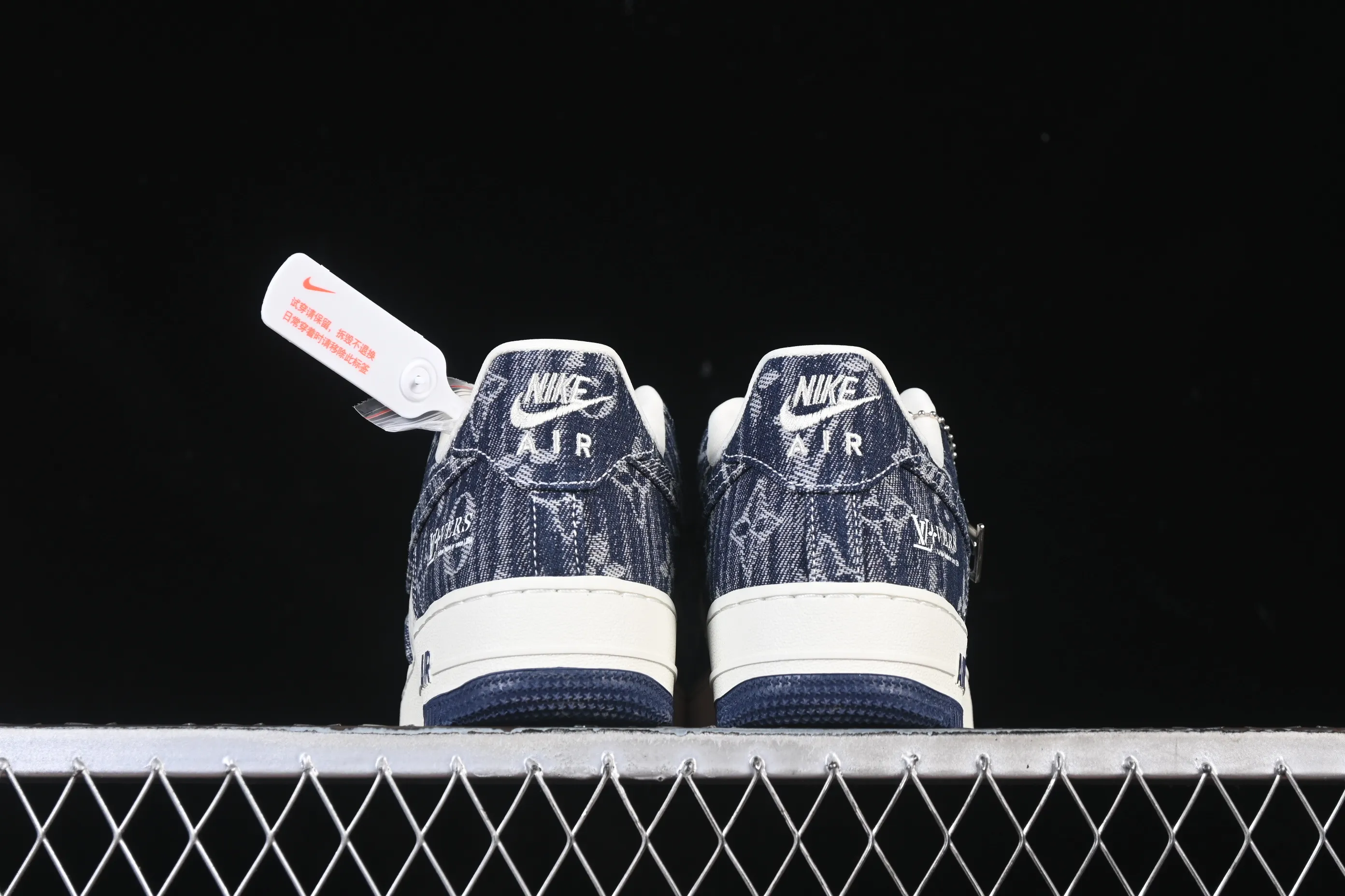 All categories Nk Air Force 1 Air Force series Nk Air Force 1 Low Air Force low-top Nike Air Force 1'07 Low LV joint white and blue Air Force 1 low-top casual sneakers YF9511-812